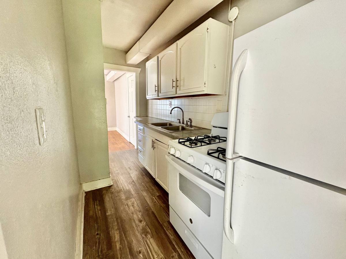 Apartment for rent at 201 W 38th St, Kansas City, MO 64111