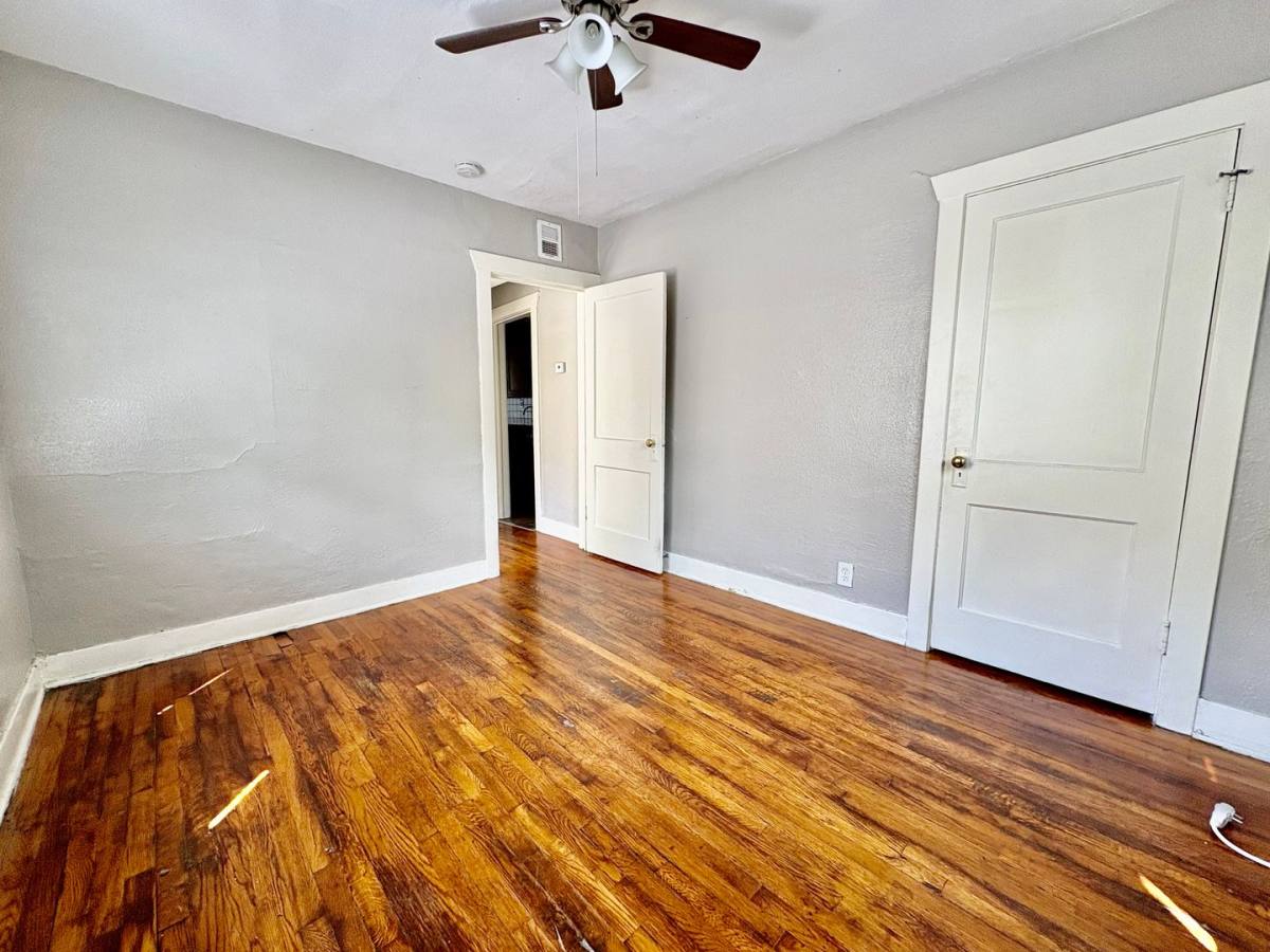 Apartment for rent at 201 W 38th St, Kansas City, MO 64111
