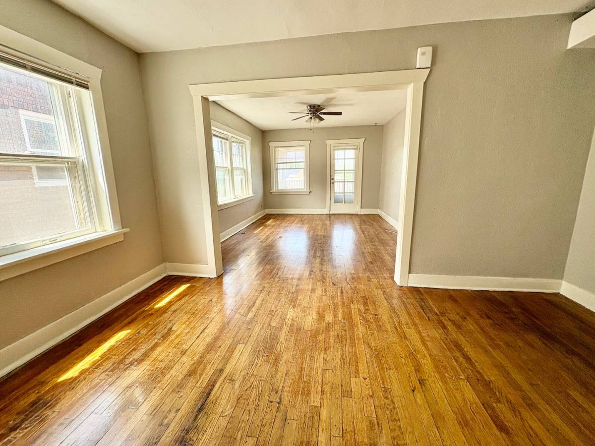 Apartment for rent at 201 W 38th St, Kansas City, MO 64111