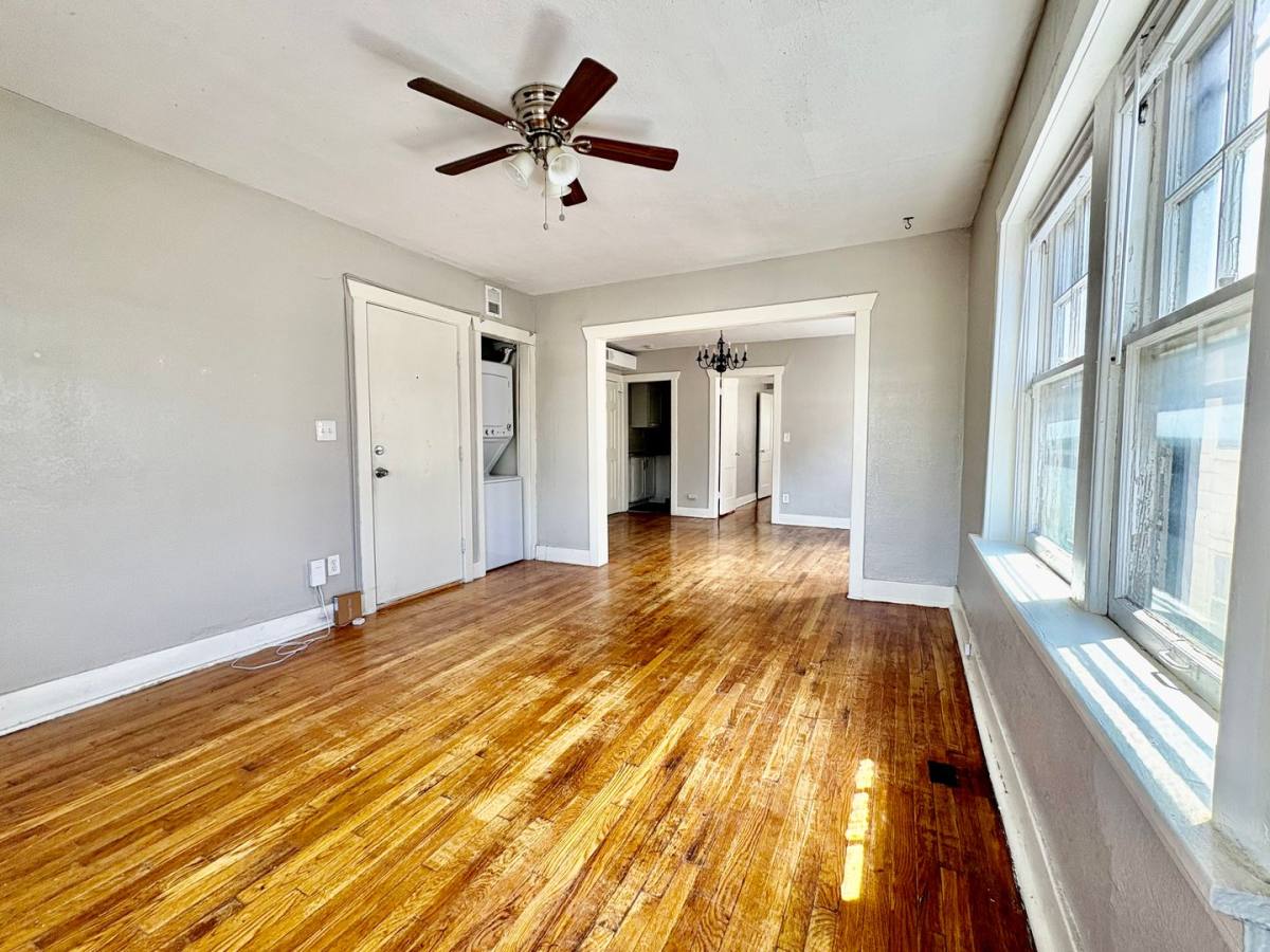 Apartment for rent at 201 W 38th St, Kansas City, MO 64111