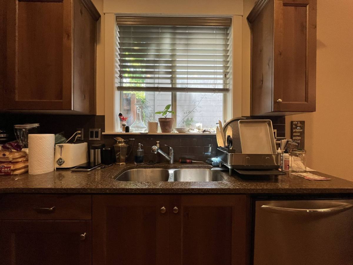 House for rent at 9304 N Macrum Ave, Portland, OR 97203