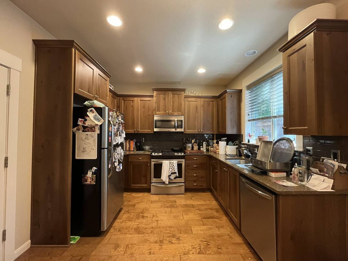 House for rent at 9304 N Macrum Ave, Portland, OR 97203