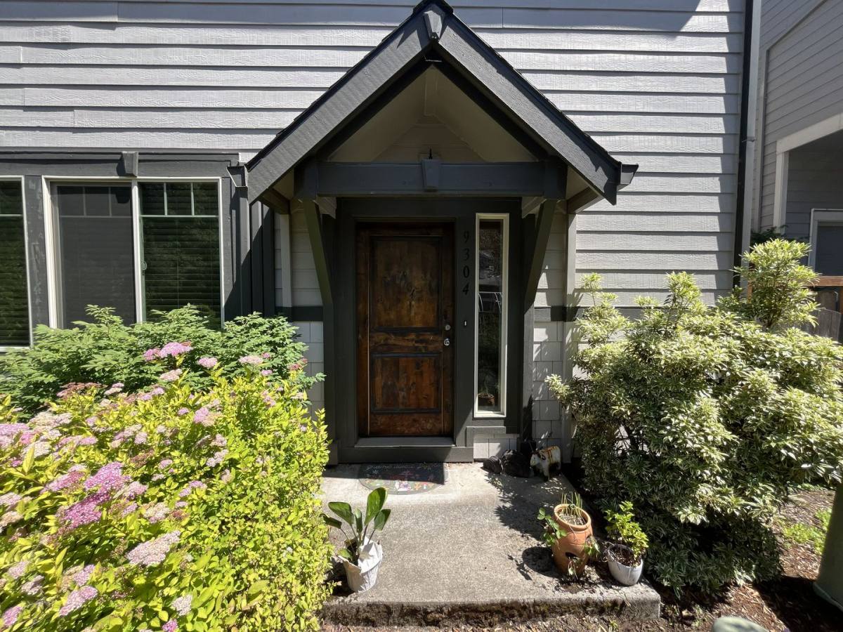 House for rent at 9304 N Macrum Ave, Portland, OR 97203