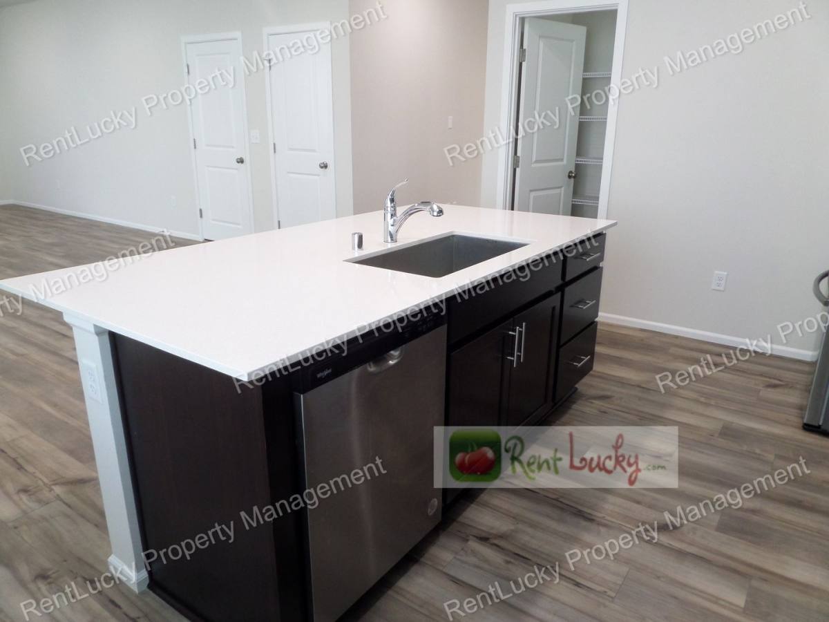 House for rent at 2816 Laurel Loop, Milton, WA 98354
