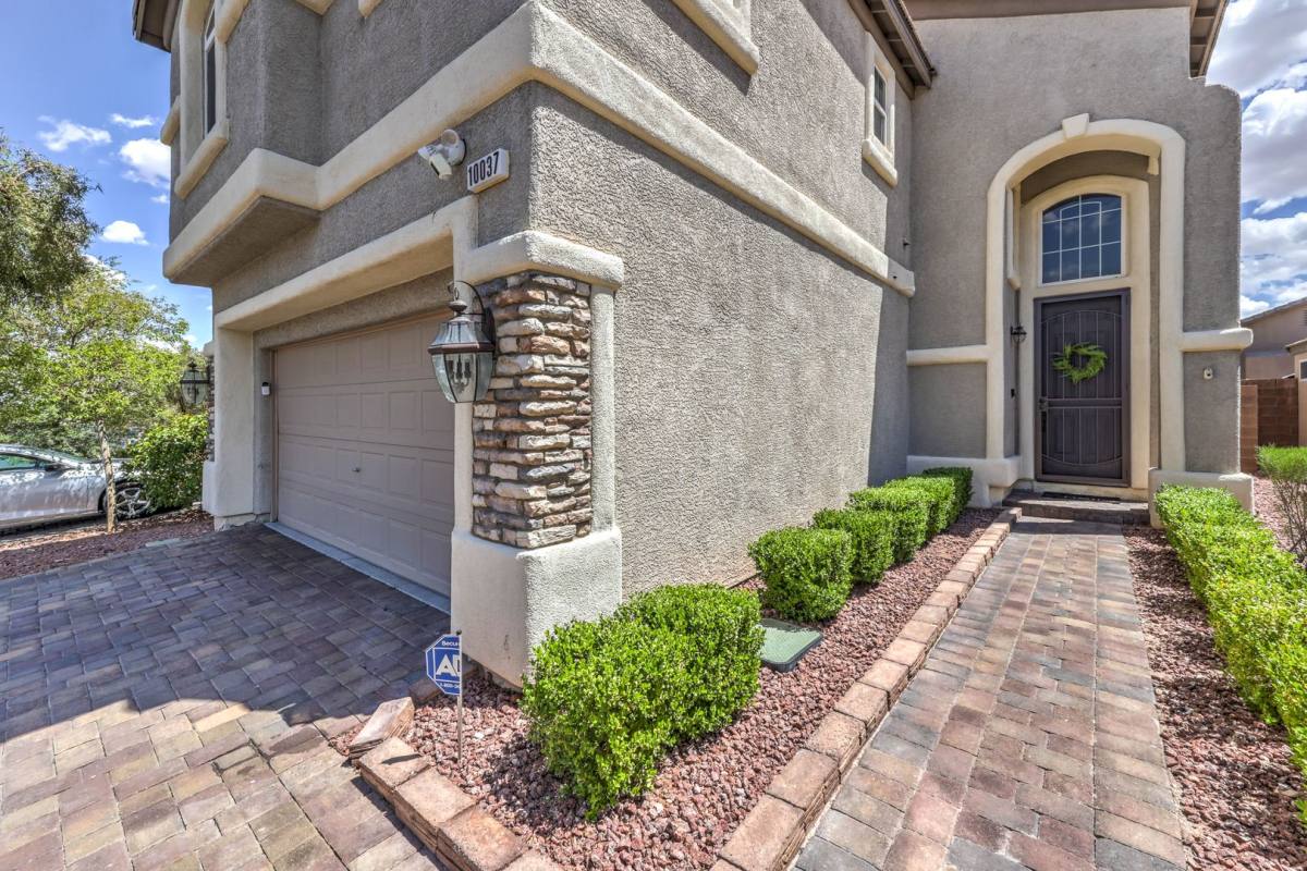 House for rent at 10037 Willowbrook Pond Rd, Las Vegas, NV 89148