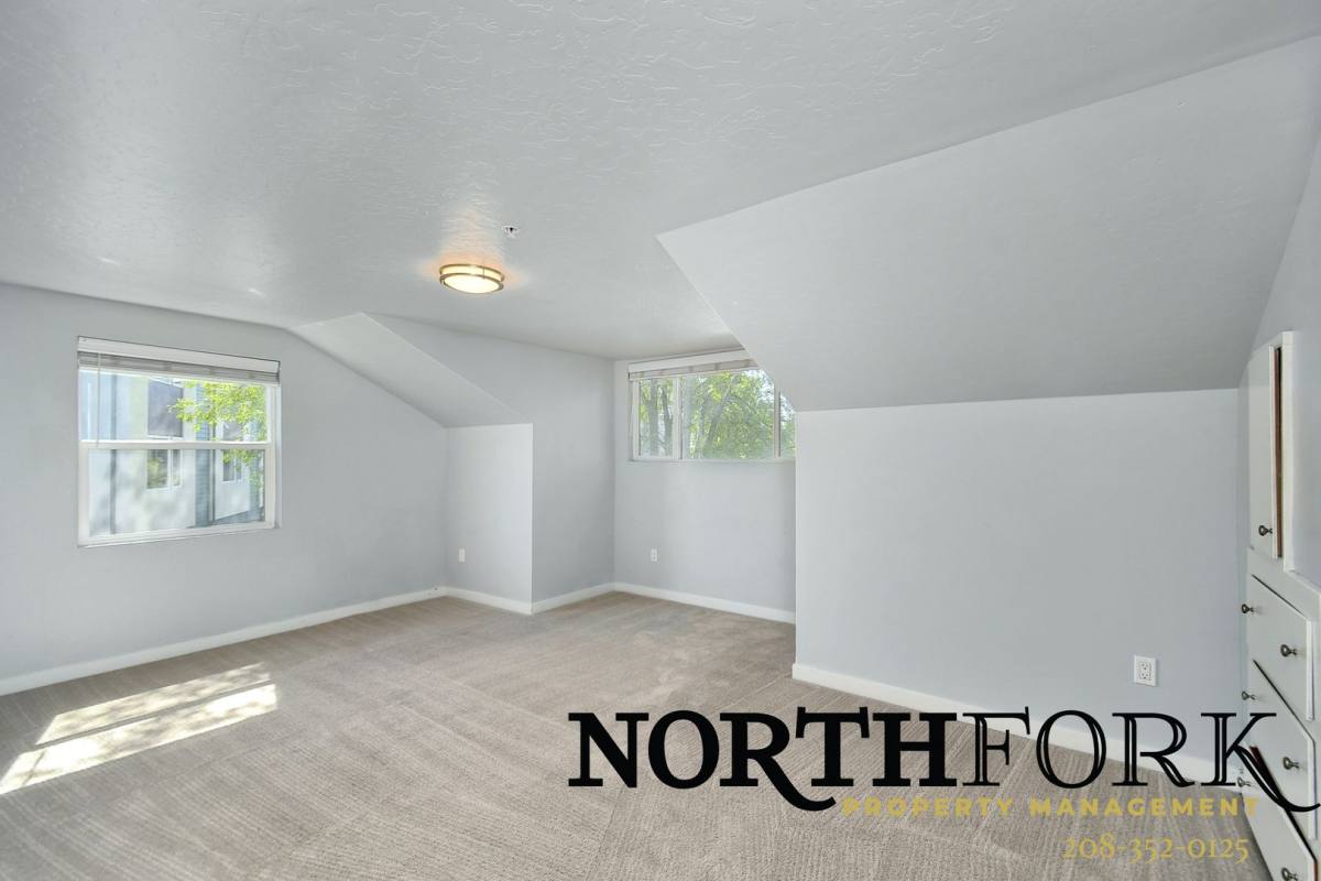 Apartment for rent at 1110 S Manor Dr, Boise, ID 83705