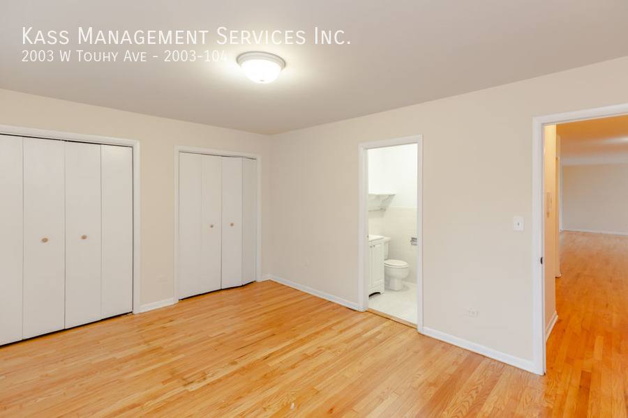 Apartment for rent at 2003 W Touhy Ave #104, Chicago, IL 60645