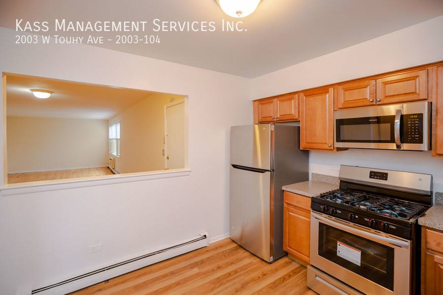 Apartment for rent at 2003 W Touhy Ave #104, Chicago, IL 60645
