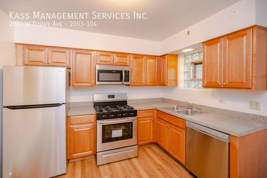 Apartment for rent at 2003 W Touhy Ave #104, Chicago, IL 60645