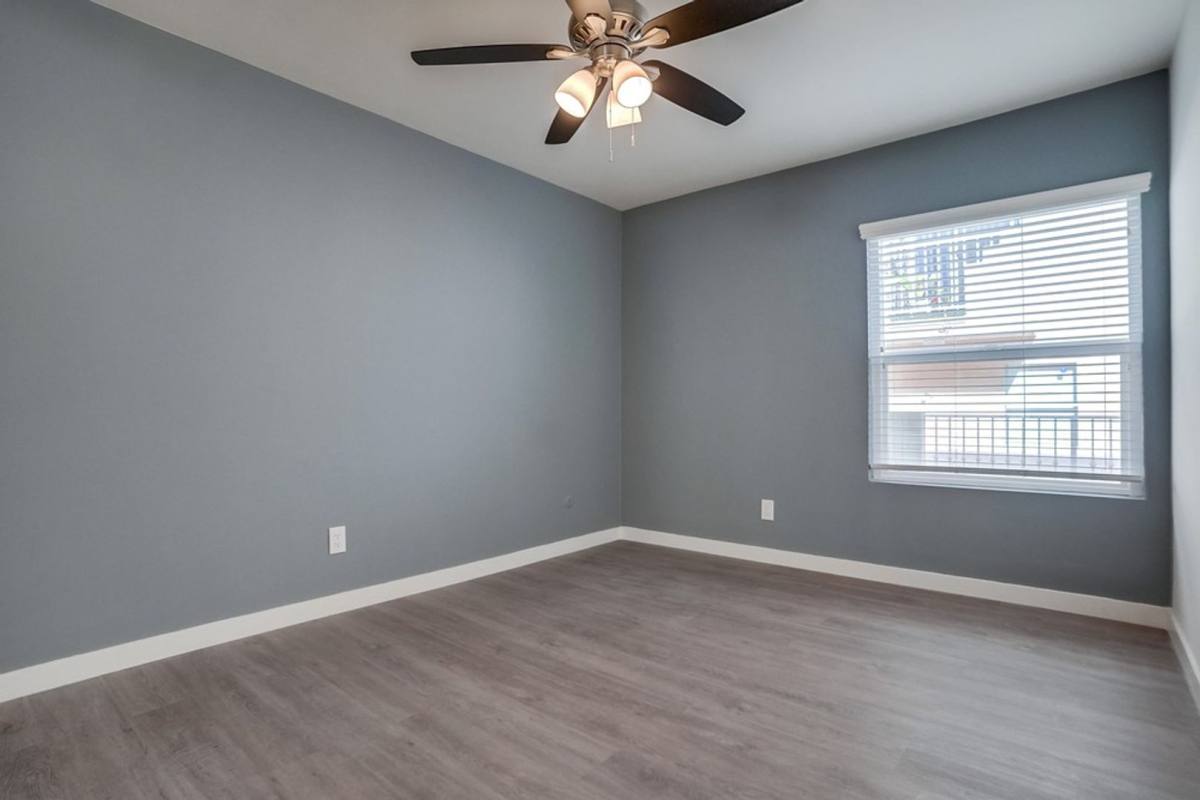 Apartment for rent at 333 W Queen St #7, Inglewood, CA 90301