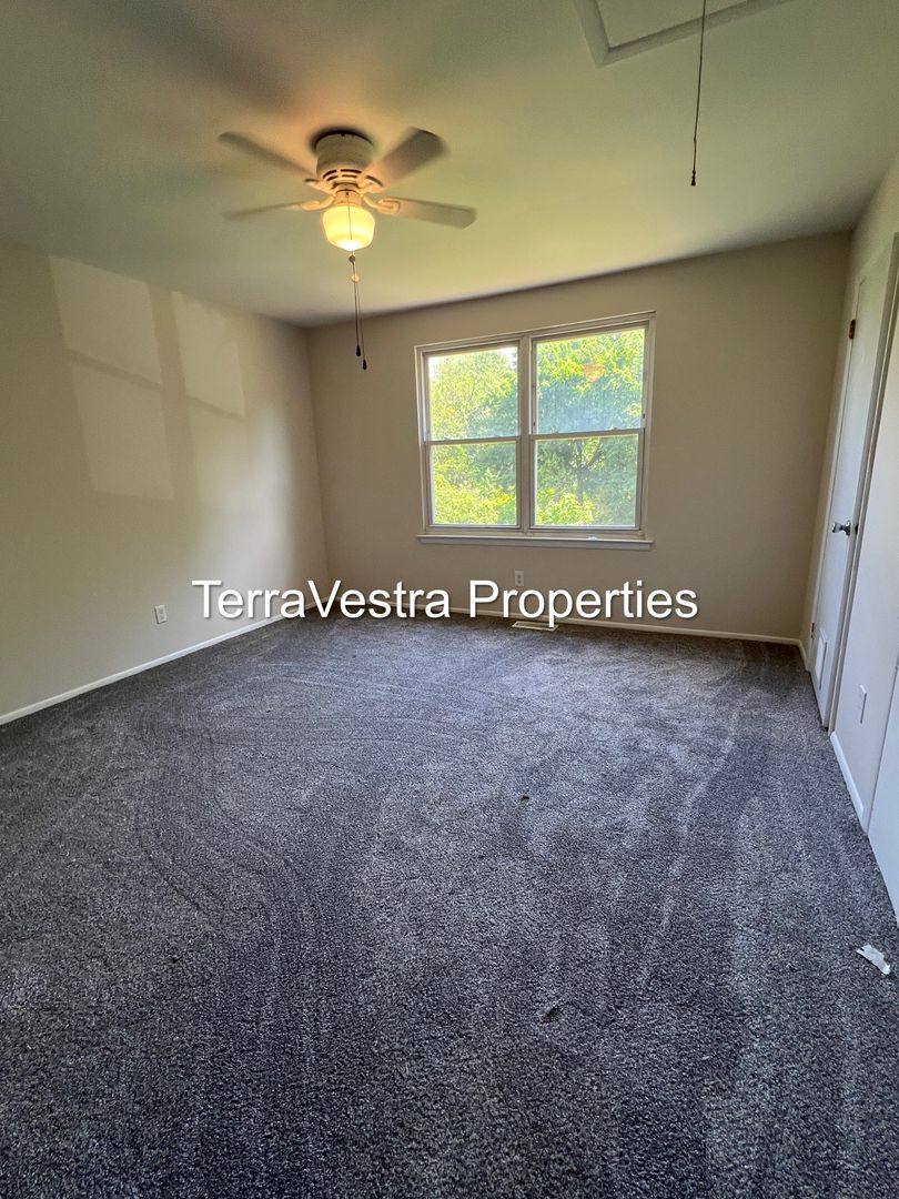 Apartment for rent at 13-15 Grasmur Court, Berlin, NJ 08009
