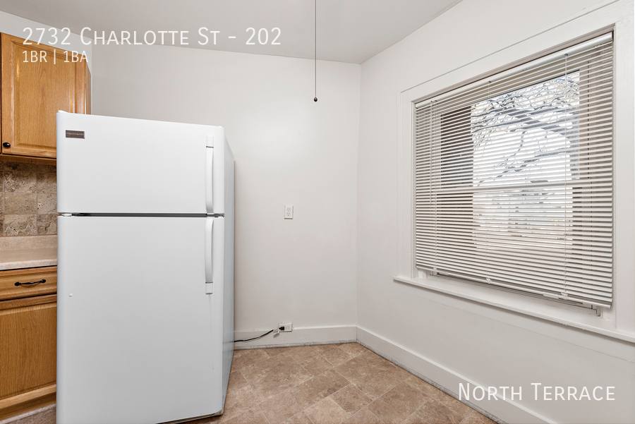 Apartment for rent at 2732 Charlotte St #202, Kansas City, MO 64109