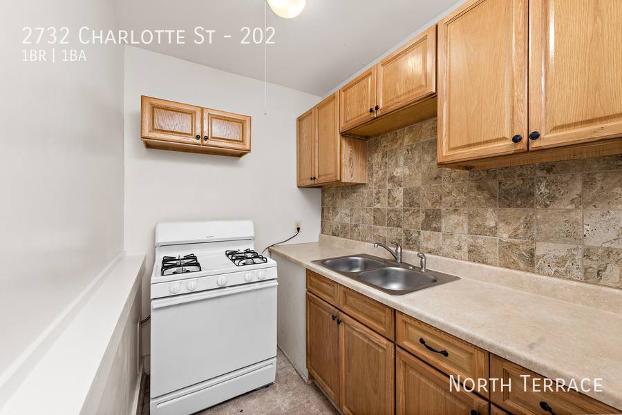 Apartment for rent at 2732 Charlotte St #202, Kansas City, MO 64109