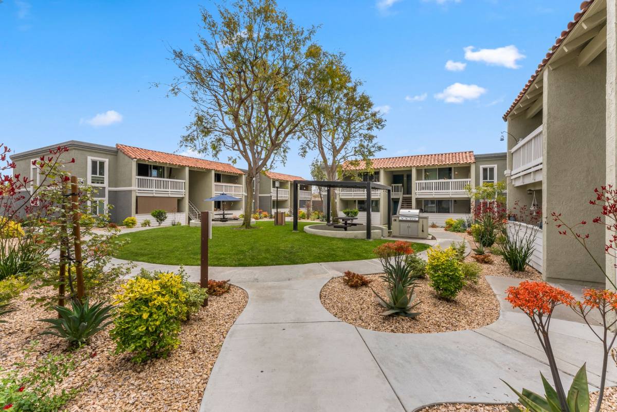 Apartment for rent at 10300 La Hacienda Ave, Fountain Valley, CA 92708