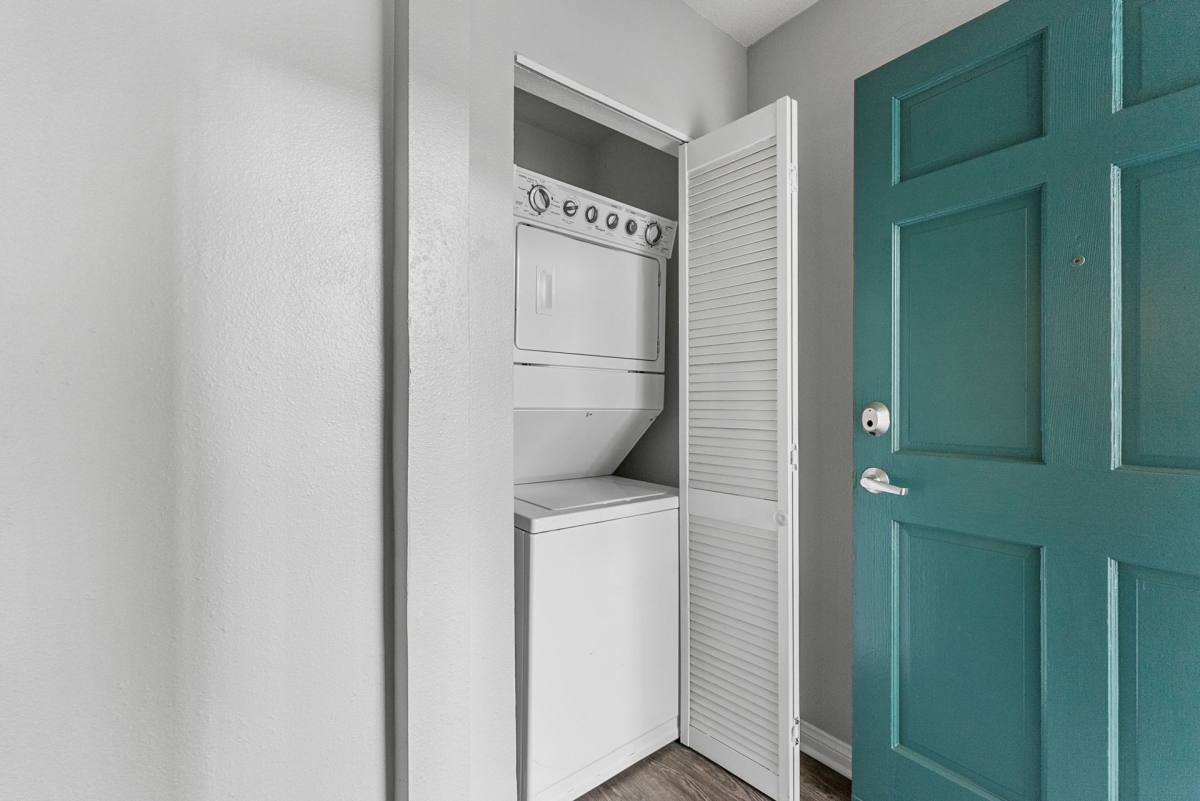 Apartment for rent at 10300 La Hacienda Ave, Fountain Valley, CA 92708
