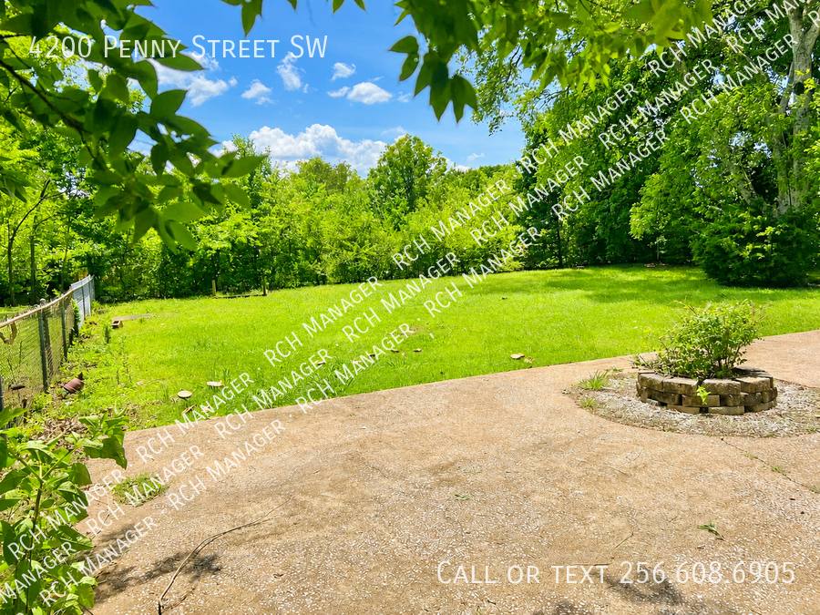 House for rent at 4507 Austin Ave NW, Huntsville, AL 35805