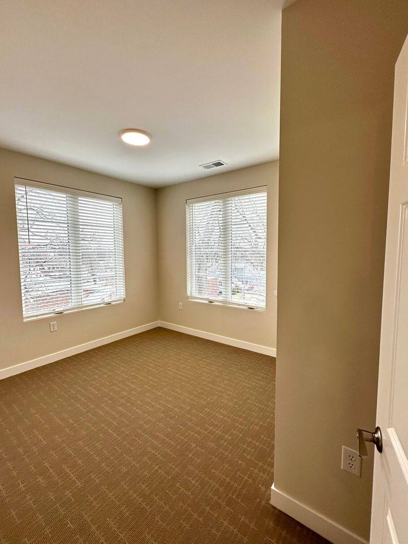Apartment for rent at 515-527 N Grant St, Bloomington, IN 47408