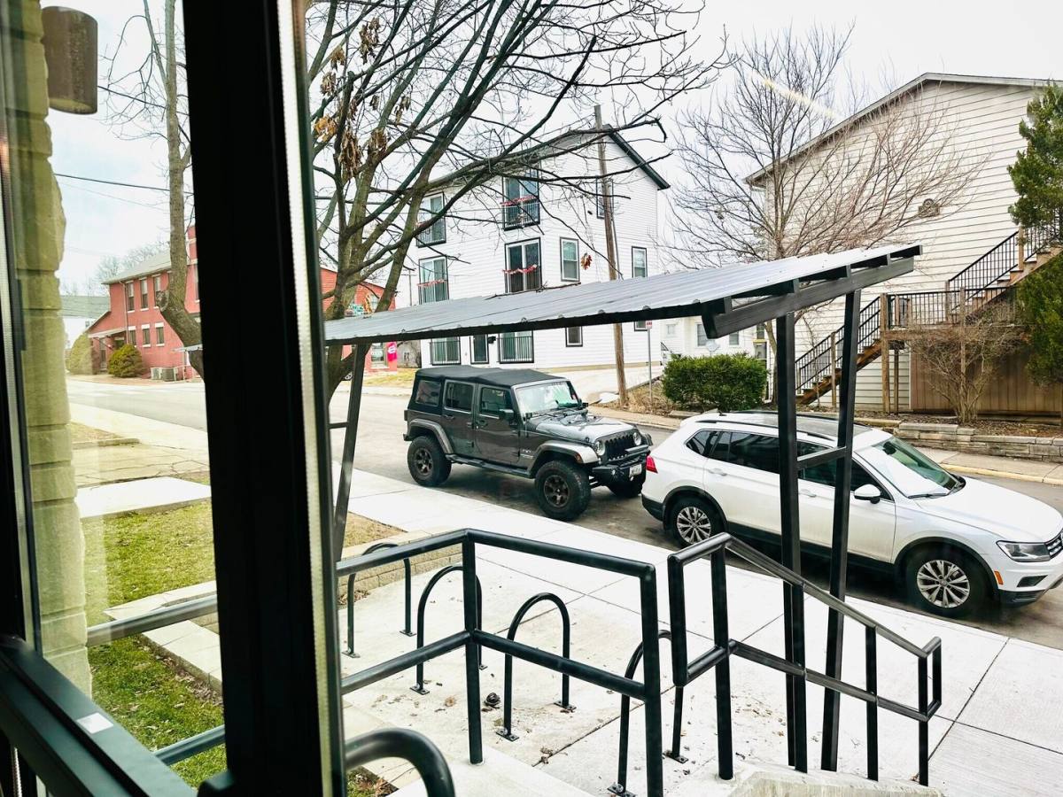 Apartment for rent at 515-527 N Grant St, Bloomington, IN 47408