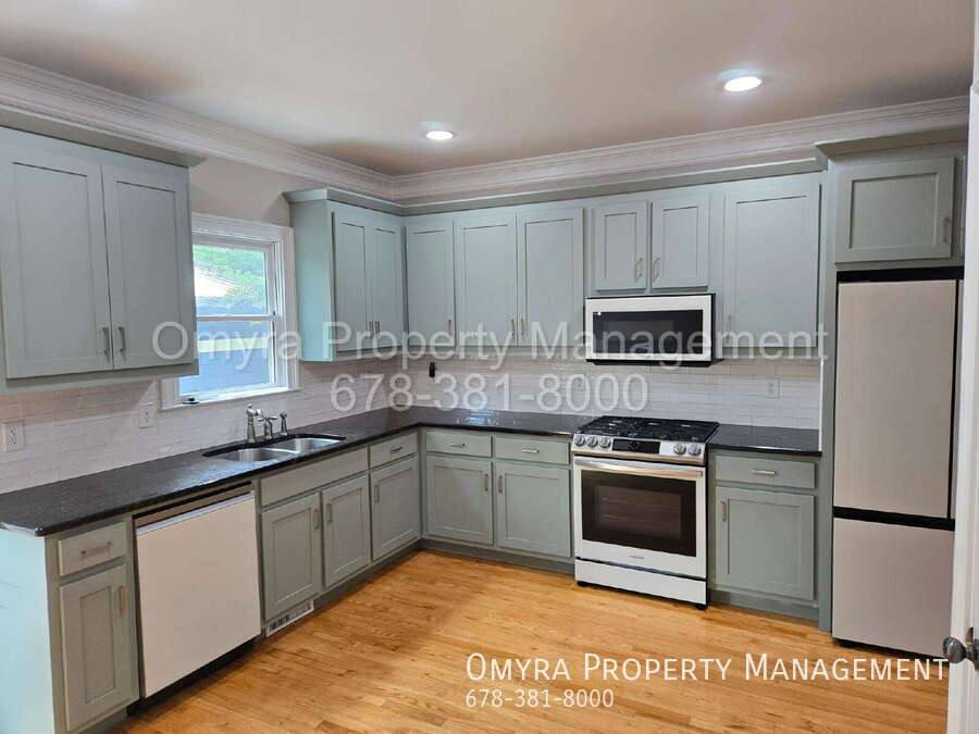 House for rent at 105 Selman St SE, Atlanta, GA 30316