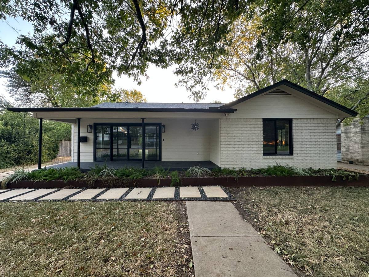 House for rent at 4711 Fairview Dr, Austin, TX 78731