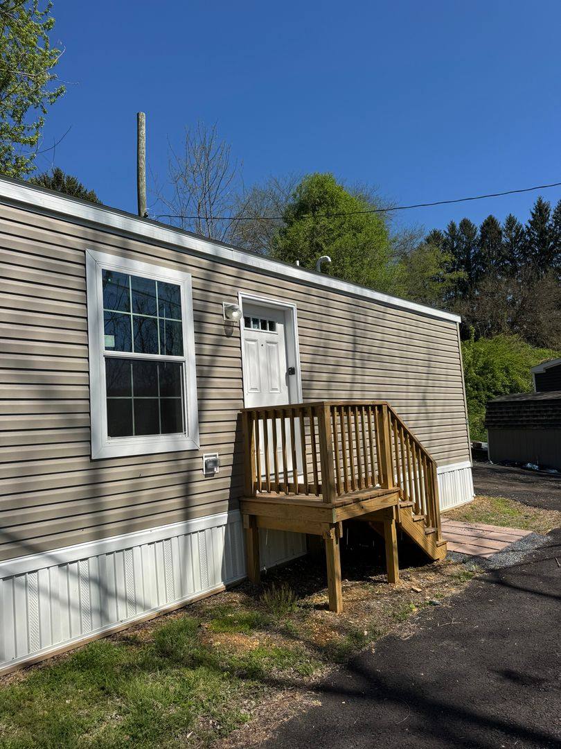 Apartment for rent at 465 Royal Manor Rd #2, Easton, PA 18042