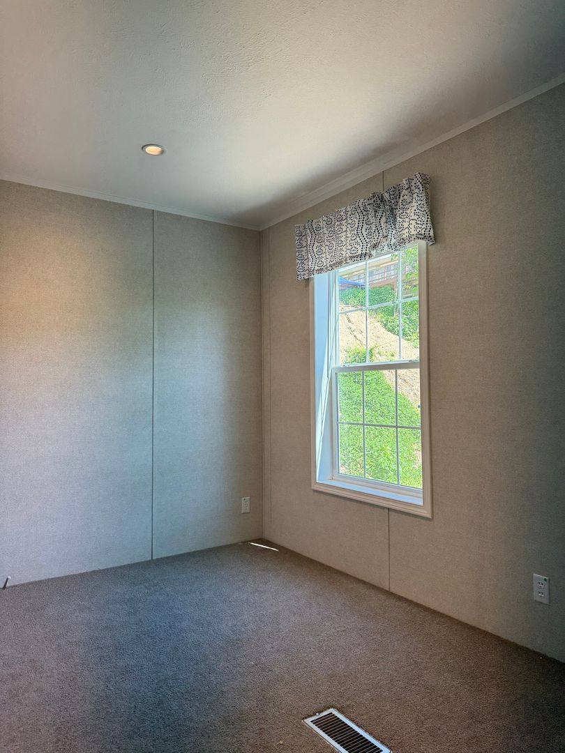 Apartment for rent at 465 Royal Manor Rd #2, Easton, PA 18042