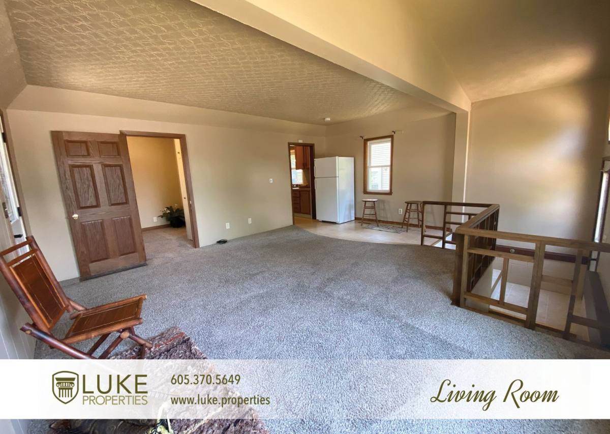 House for rent at 102 S Lake Ave, Sioux Falls, SD 57104