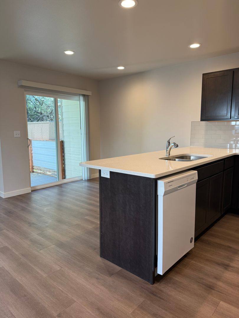 Townhouse for rent at 47 Samantha Court, Yakima, WA 98903