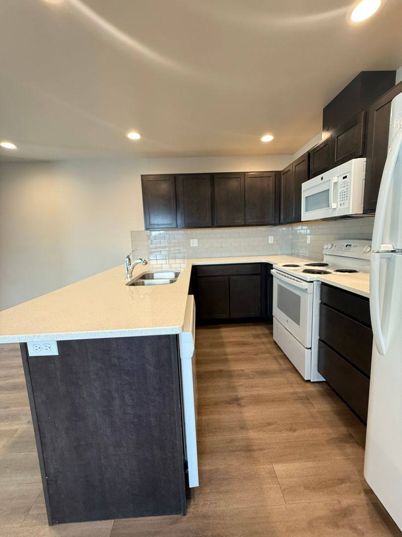 Townhouse for rent at 47 Samantha Court, Yakima, WA 98903