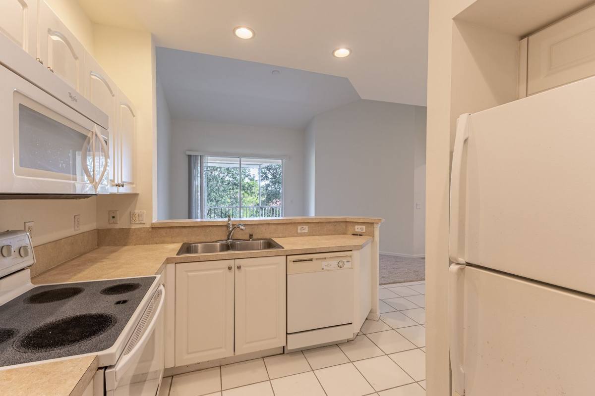 Condo for rent at 4255 Liron Ave, Fort Myers, FL 33916