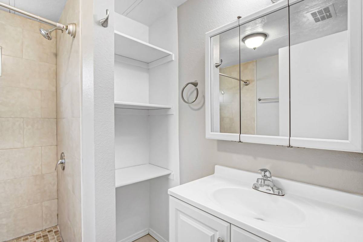 Apartment for rent at 10918 Jurupa Rd, Mira Loma, CA 91752