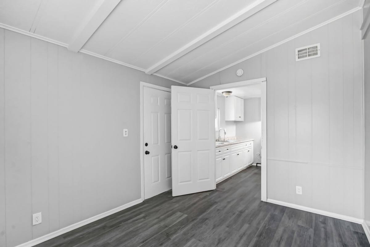 Apartment for rent at 10918 Jurupa Rd, Mira Loma, CA 91752