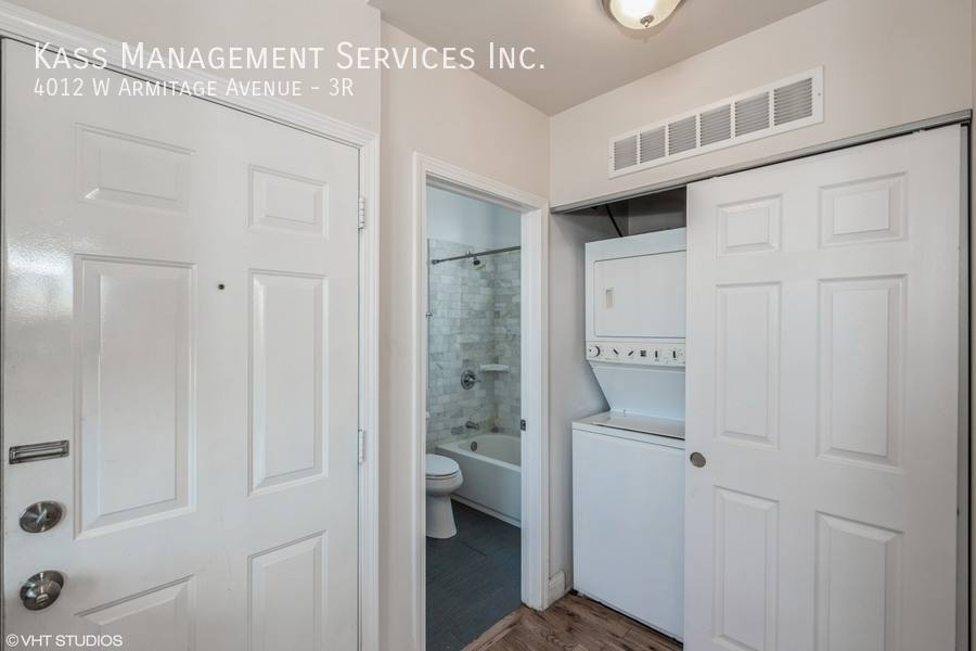 Apartment for rent at 4012 W Armitage Ave #3R, Chicago, IL 60639