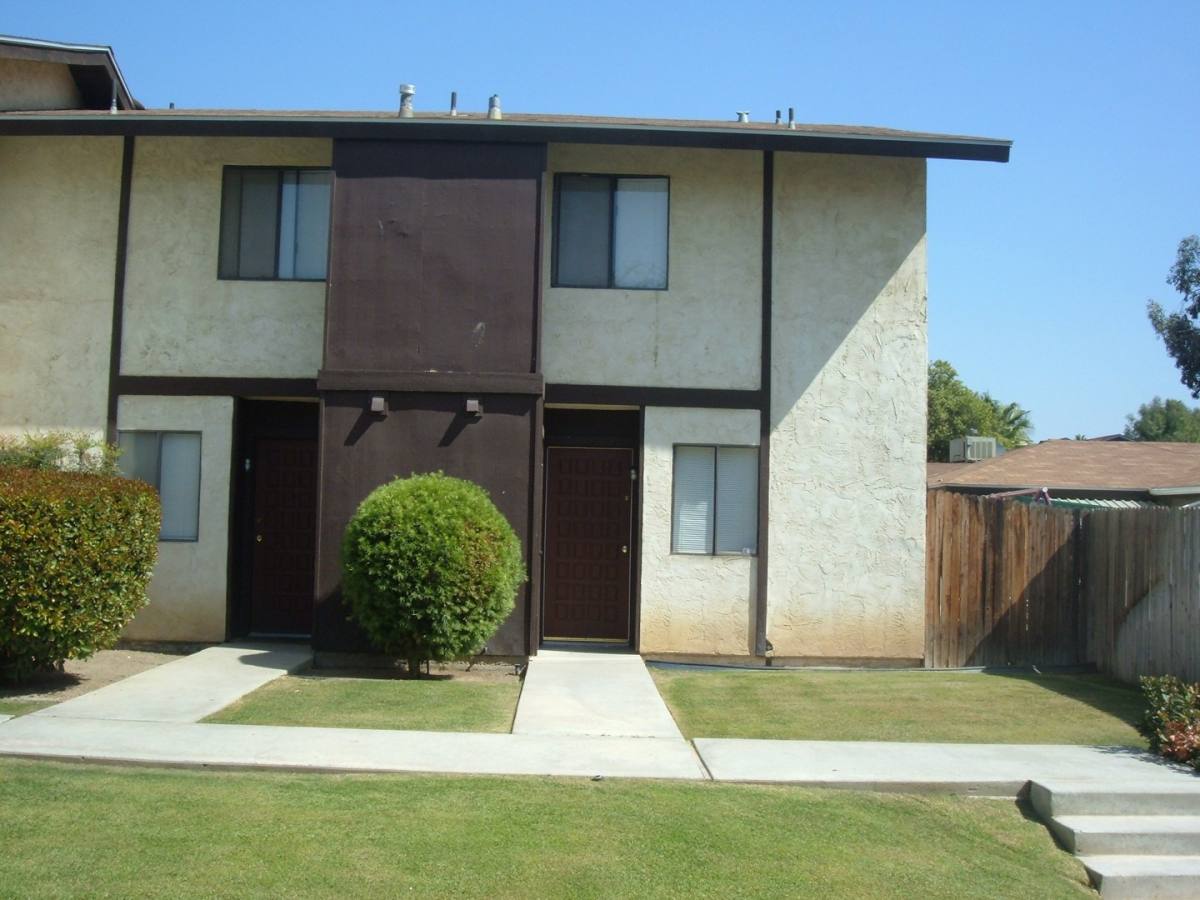 Apartment for rent at 2400 Eric Way, Bakersfield, CA 93306