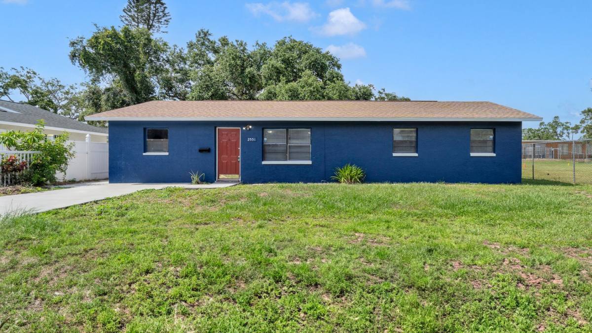 House for rent at 2551 26th Ave S, Saint Petersburg, FL 33712