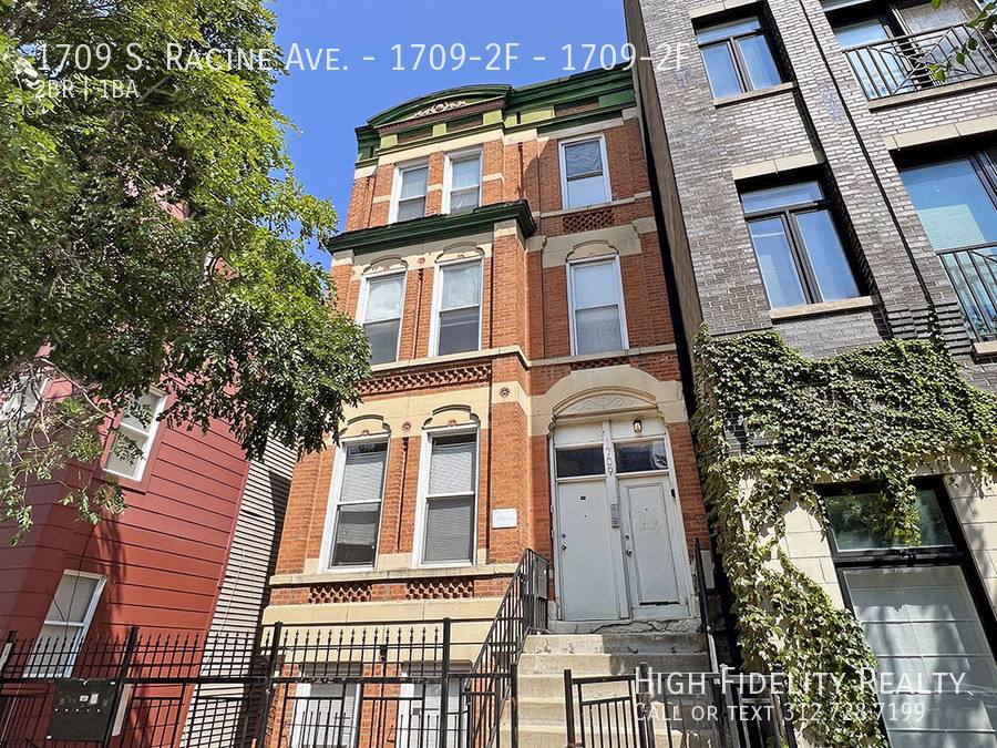 Apartment for rent at 1709 S Racine Ave #2F, Chicago, IL 60608