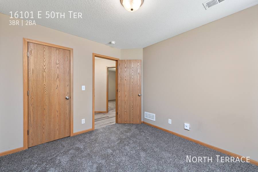 Townhouse for rent at 16101 E 50th Terrace, Kansas City, MO 64136