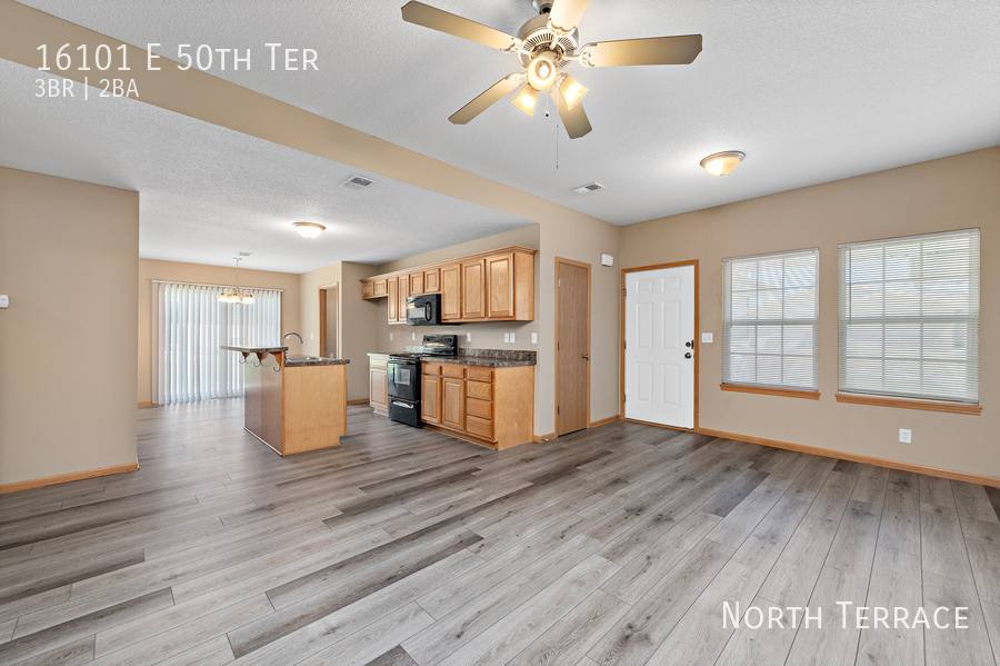 Townhouse for rent at 16101 E 50th Terrace, Kansas City, MO 64136