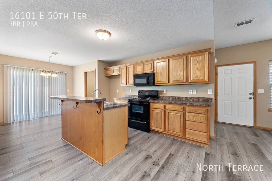 Townhouse for rent at 16101 E 50th Terrace, Kansas City, MO 64136