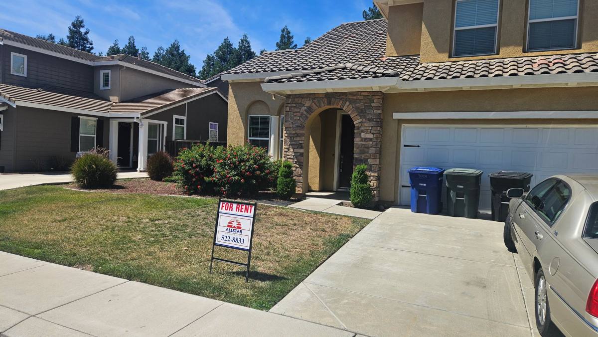 House for rent at 3009 Worchester Way, Modesto, CA 95355