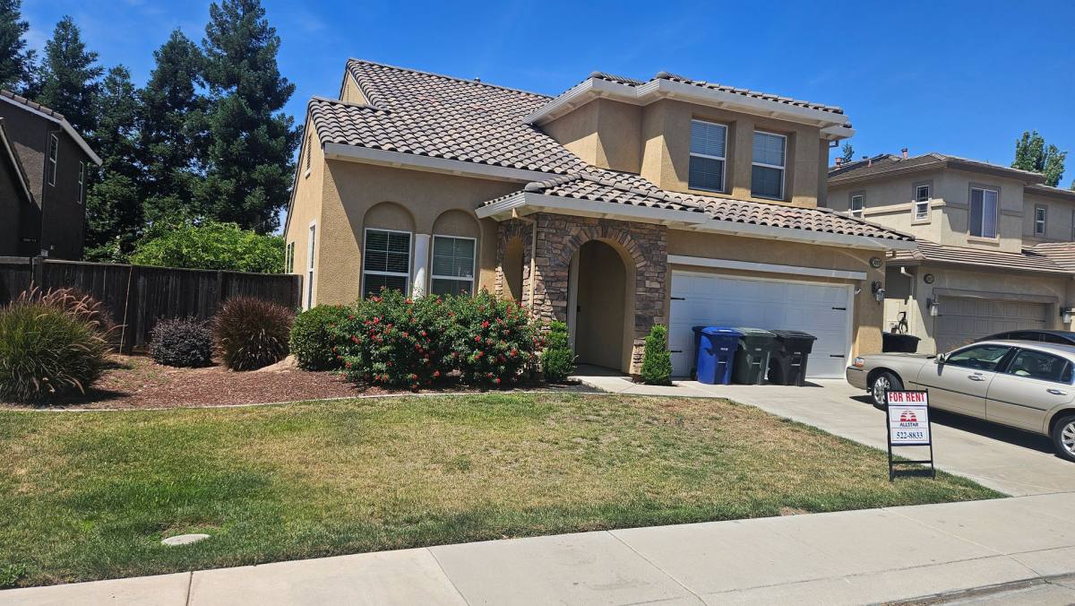 House for rent at 3009 Worchester Way, Modesto, CA 95355