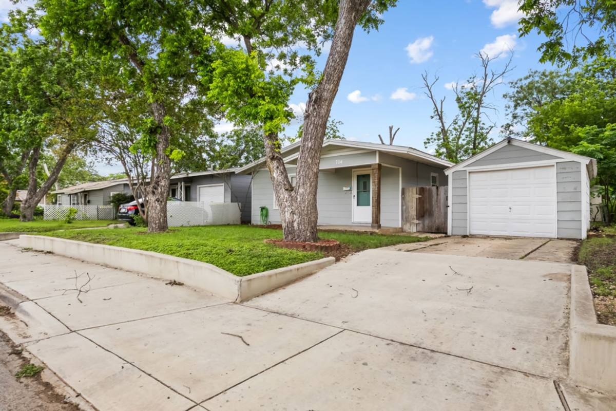 House for rent at 704 Curtiss Ave, Schertz, TX 78154