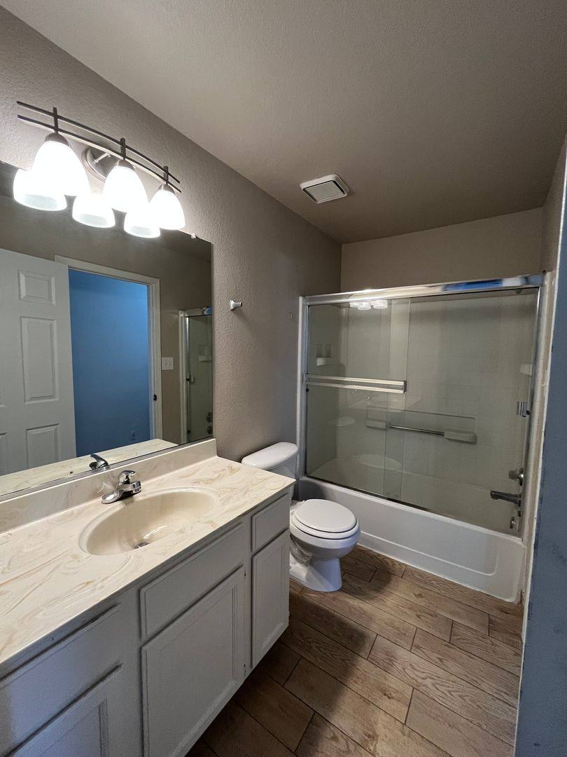 Apartment for rent at 415 W J St, Los Banos, CA 93635