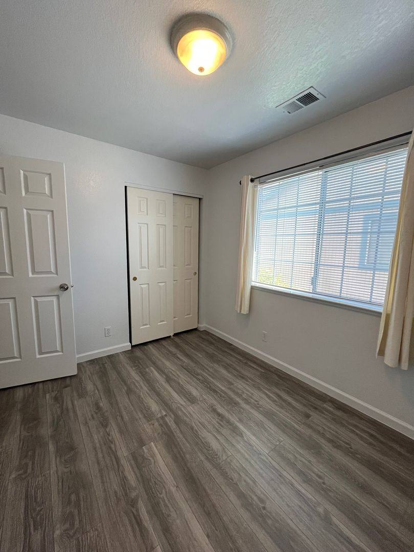 Apartment for rent at 415 W J St, Los Banos, CA 93635