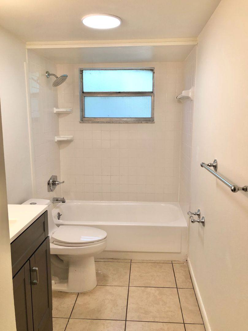 Apartment for rent at 722 S Ingraham Ave, Lakeland, FL 33803