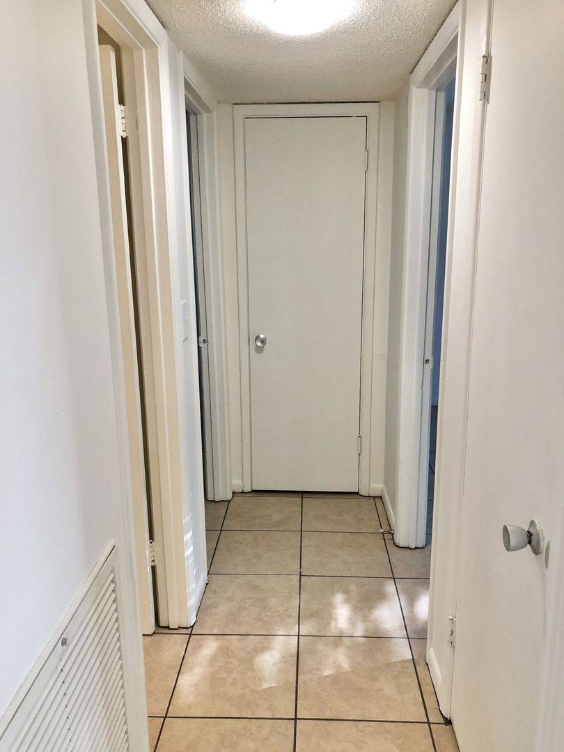 Apartment for rent at 722 S Ingraham Ave, Lakeland, FL 33803