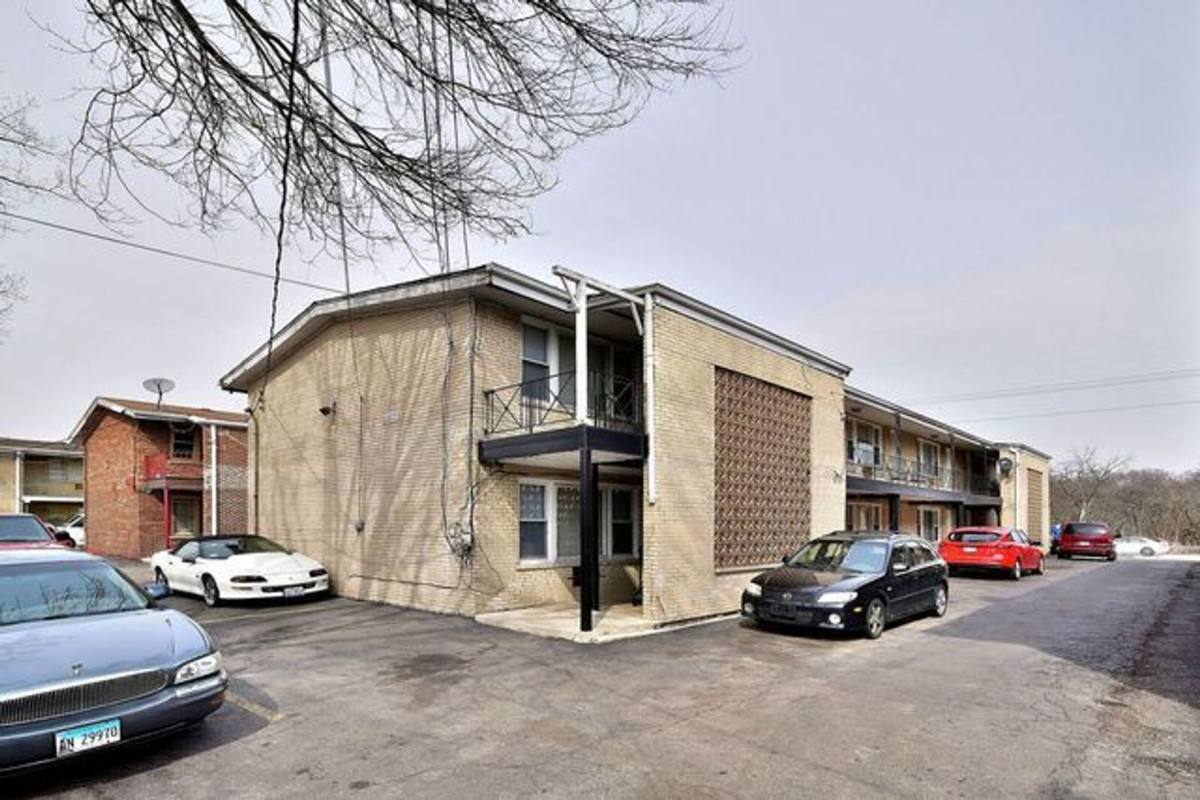 Apartment for rent at 1640 N 1st Ave, Melrose Park, IL 60160