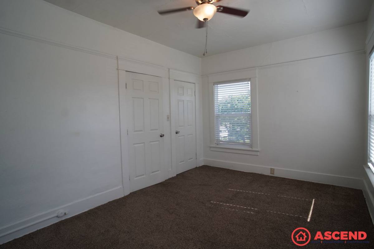 Apartment for rent at 1701 B St, Bakersfield, CA 93301