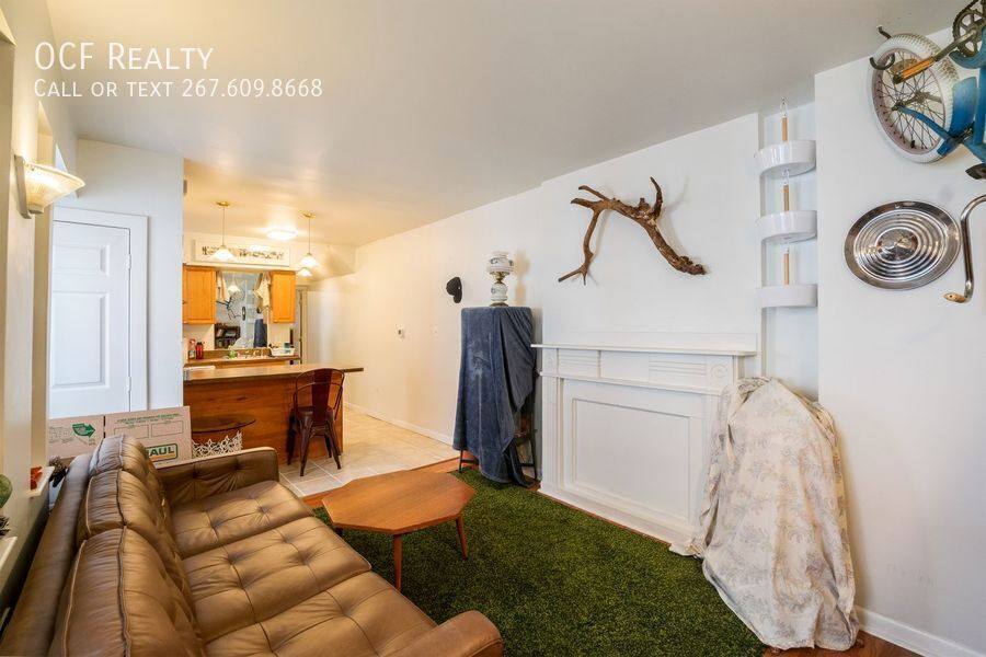 Apartment for rent at 807 N Franklin St #2, Philadelphia, PA 19123