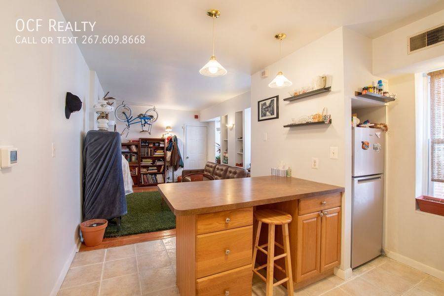 Apartment for rent at 807 N Franklin St #2, Philadelphia, PA 19123